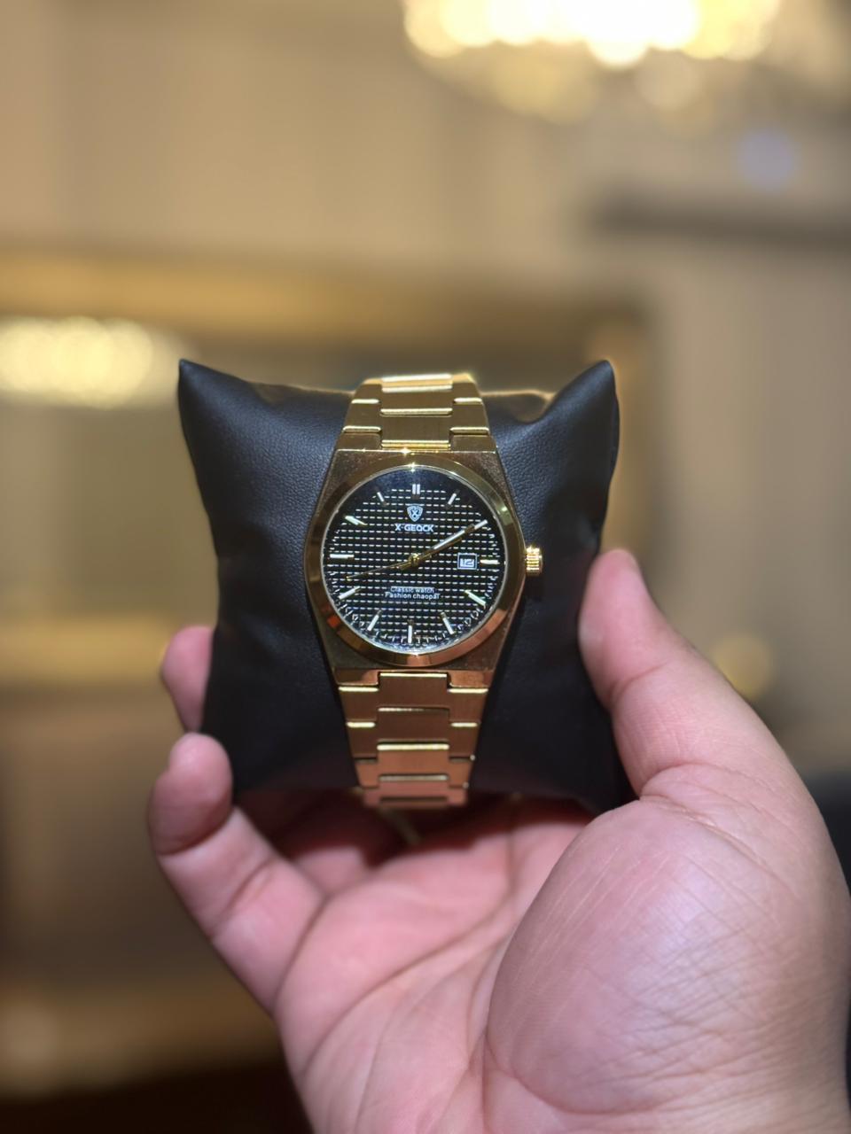 Chroma Vector Gold Black